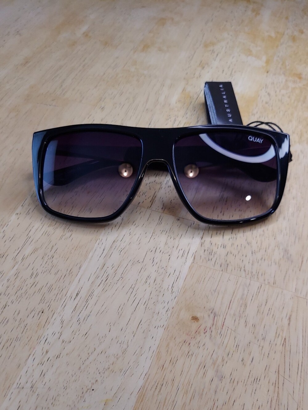 New Quay Australia Incognito 56mm Gradient Flat Top Sunglasses - Picture 3 of 7